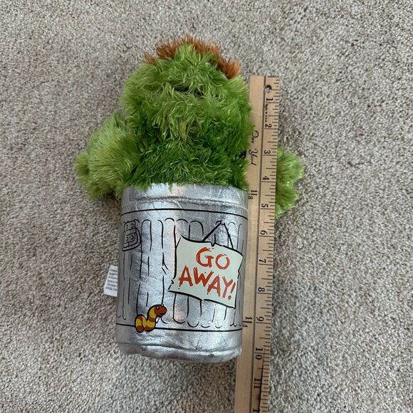 GUND Sesame Street Oscar the Grouch 10" Plush - Picture 7 of 7
